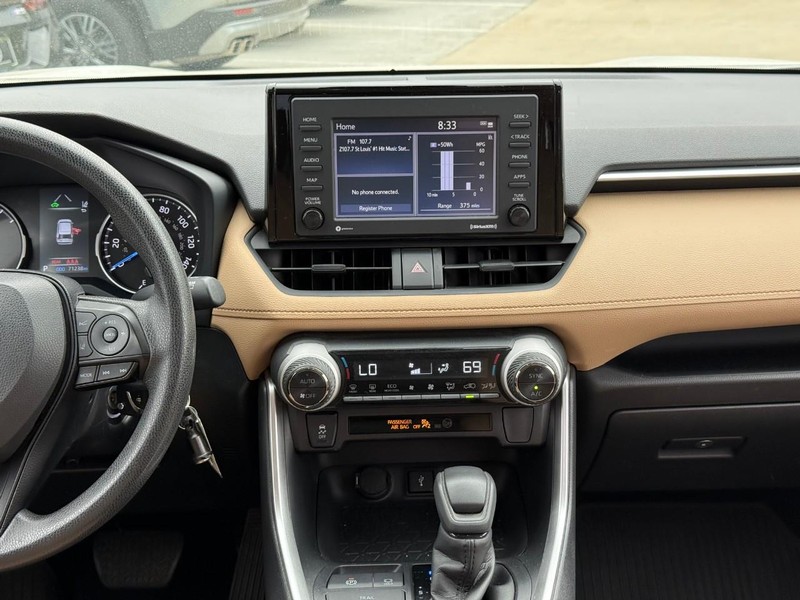 Toyota RAV4 Vehicle Full-screen Gallery Image 14