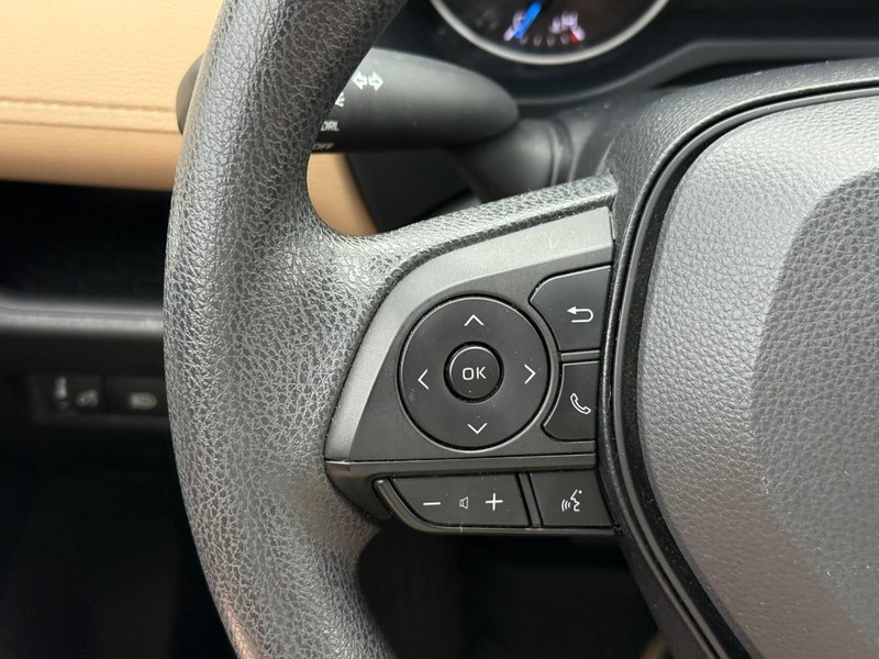 Toyota RAV4 Vehicle Full-screen Gallery Image 20