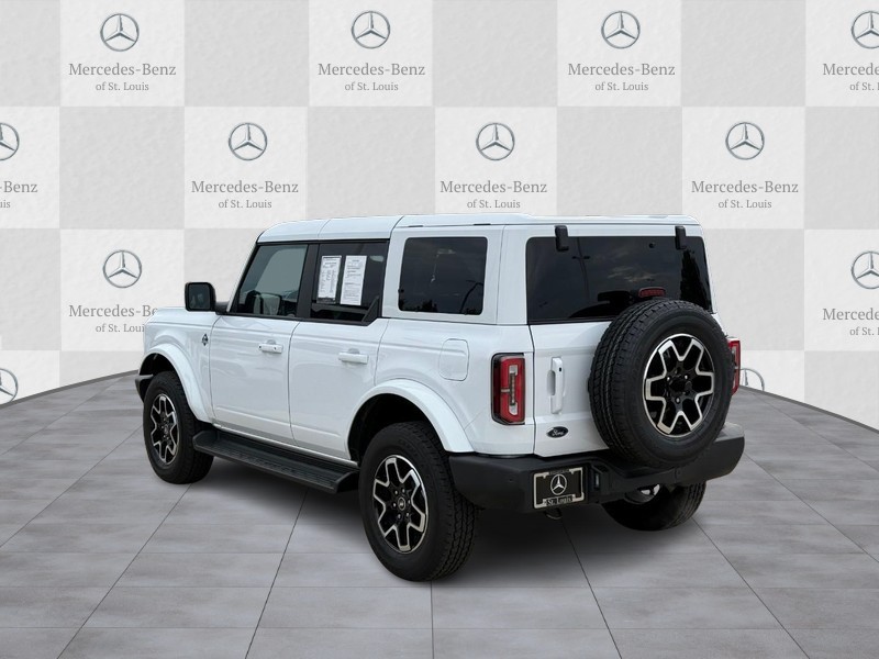 Ford Bronco Vehicle Full-screen Gallery Image 4