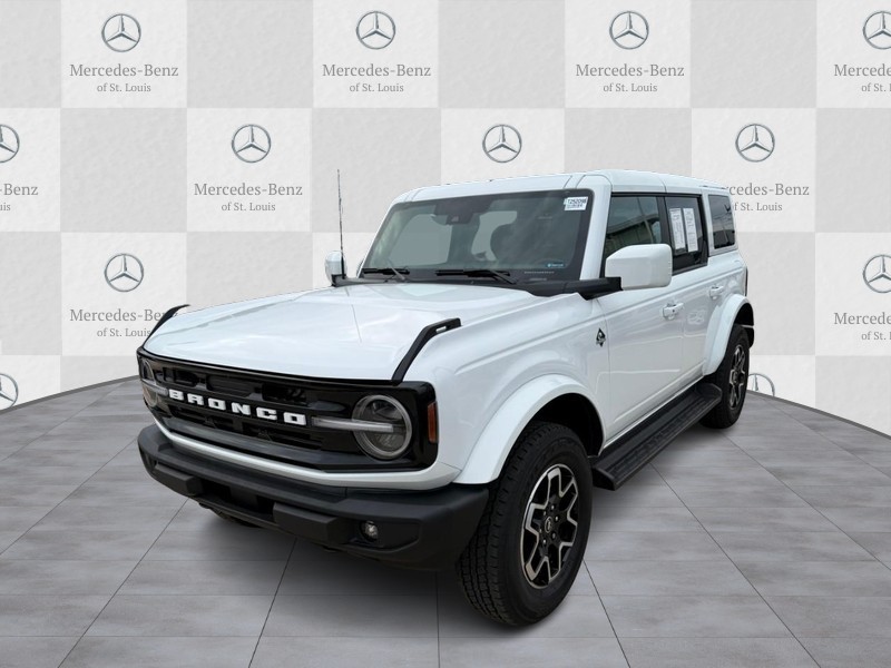 Ford Bronco Vehicle Full-screen Gallery Image 6