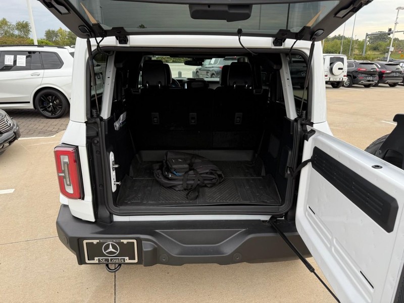 Ford Bronco Vehicle Full-screen Gallery Image 9
