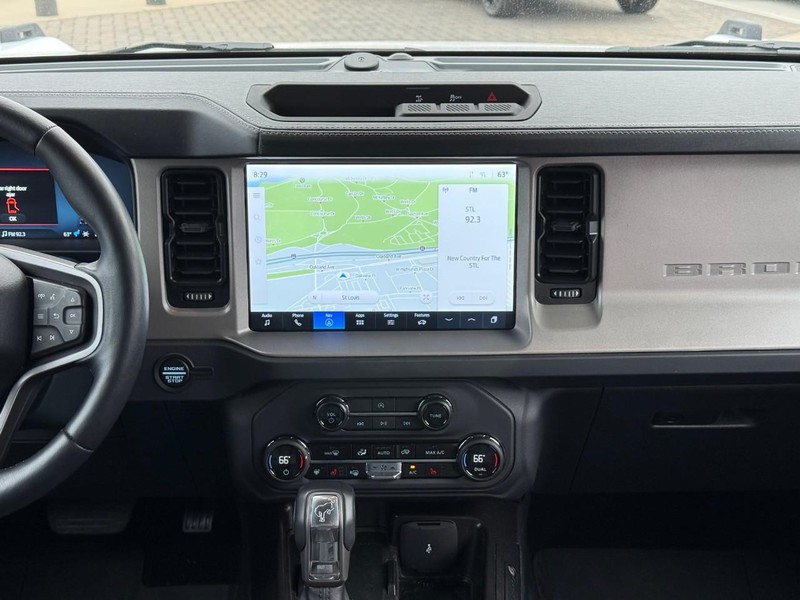 Ford Bronco Vehicle Full-screen Gallery Image 13