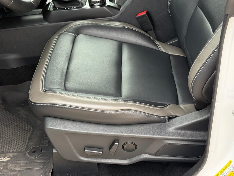 Ford Bronco Vehicle Full-screen Gallery Image 16