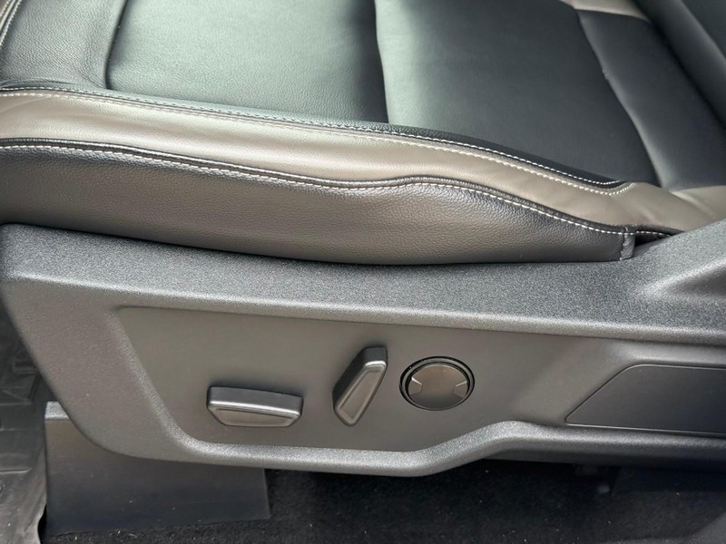 Ford Bronco Vehicle Full-screen Gallery Image 17