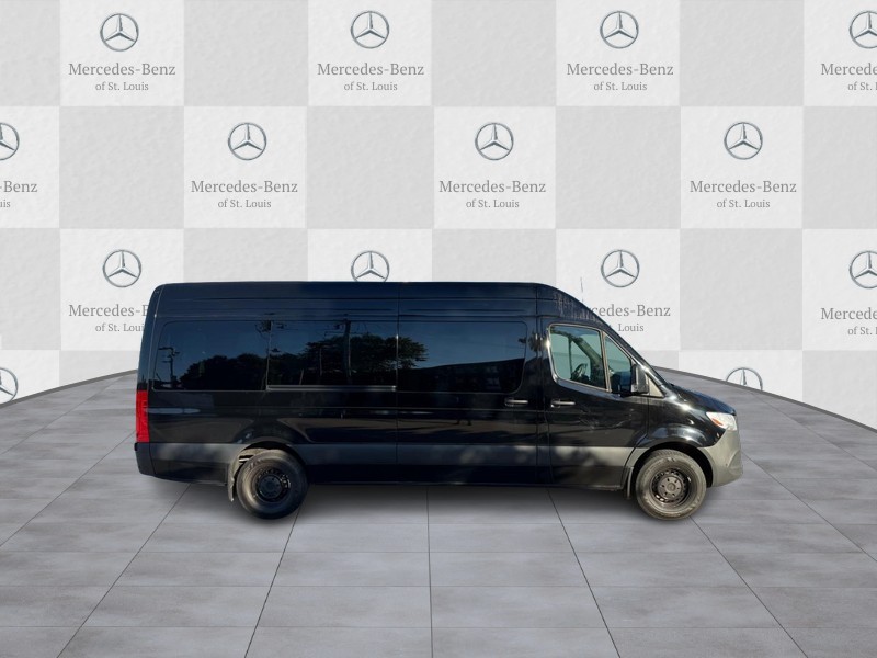 Mercedes-Benz Sprinter Passenger Van Vehicle Full-screen Gallery Image 2