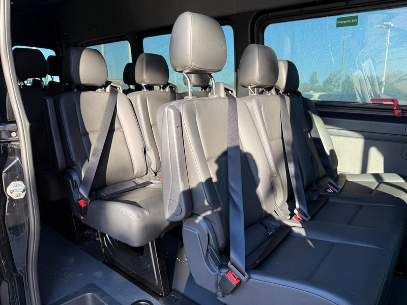 Mercedes-Benz Sprinter Passenger Van Vehicle Full-screen Gallery Image 12