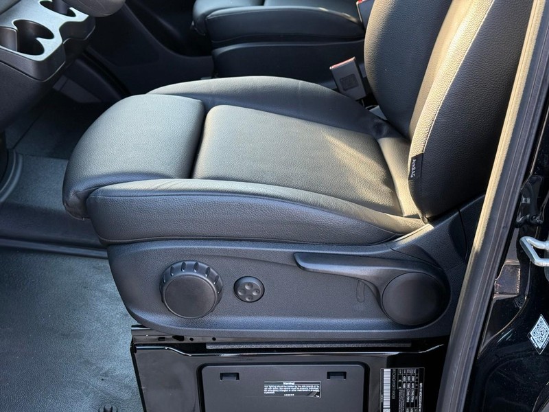 Mercedes-Benz Sprinter Passenger Van Vehicle Full-screen Gallery Image 14