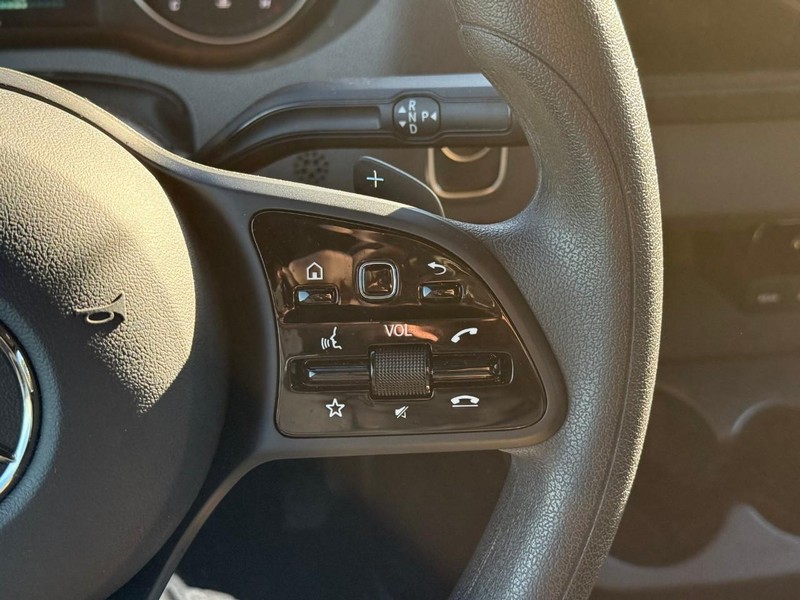 Mercedes-Benz Sprinter Passenger Van Vehicle Full-screen Gallery Image 16