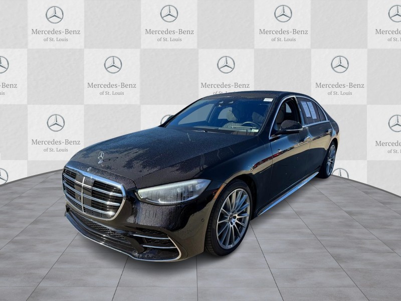 Mercedes-Benz S-Class Vehicle Full-screen Gallery Image 5