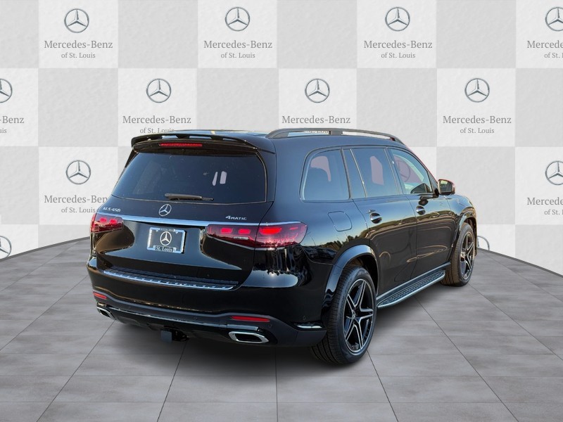 Mercedes-Benz GLS Vehicle Full-screen Gallery Image 3