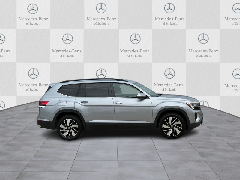 Volkswagen Atlas Vehicle Full-screen Gallery Image 2