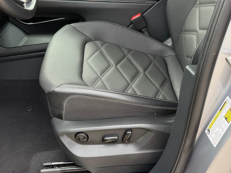 Volkswagen Atlas Vehicle Full-screen Gallery Image 16