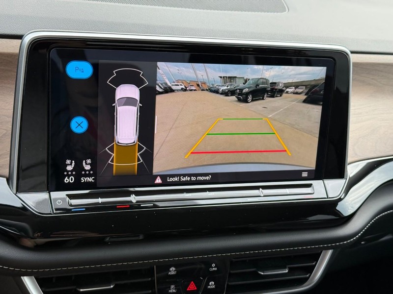 Volkswagen Atlas Vehicle Full-screen Gallery Image 21