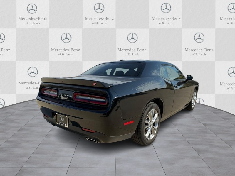 Dodge Challenger Vehicle Full-screen Gallery Image 3