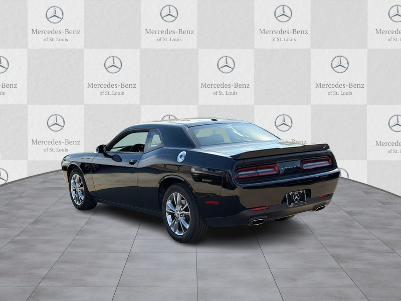 Dodge Challenger Vehicle Full-screen Gallery Image 4