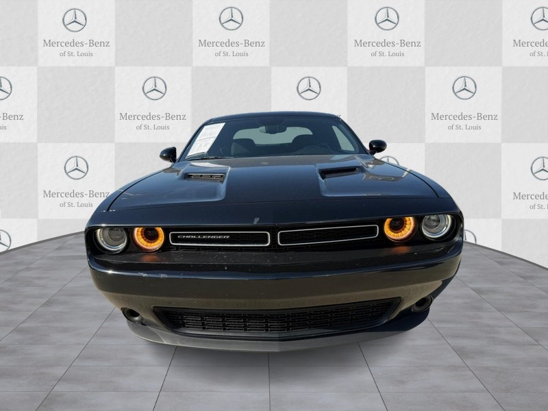 Dodge Challenger Vehicle Full-screen Gallery Image 6