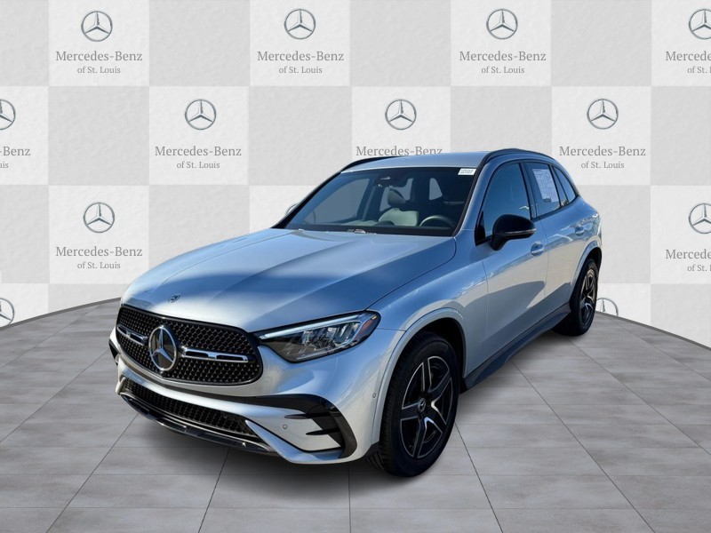 Mercedes-Benz GLC Vehicle Full-screen Gallery Image 5