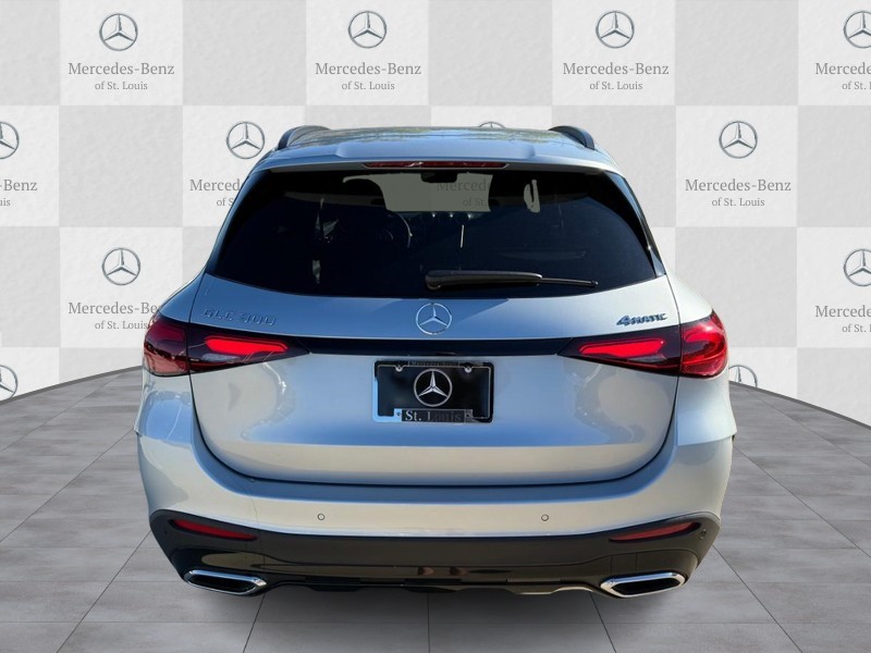 Mercedes-Benz GLC Vehicle Full-screen Gallery Image 6
