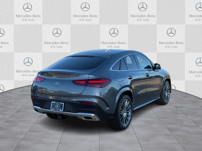 Mercedes-Benz GLE Vehicle Full-screen Gallery Image 3