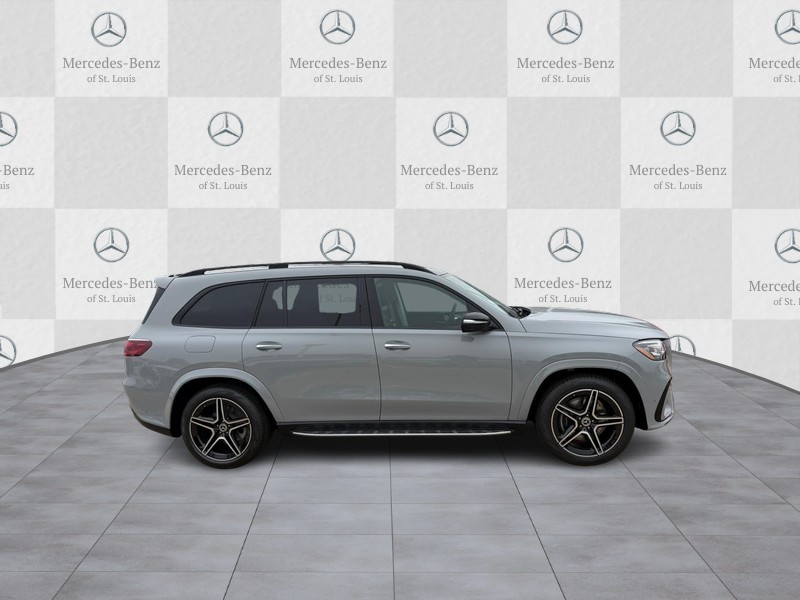 Mercedes-Benz GLS Vehicle Full-screen Gallery Image 2