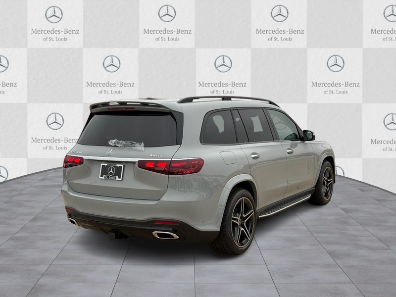Mercedes-Benz GLS Vehicle Full-screen Gallery Image 3