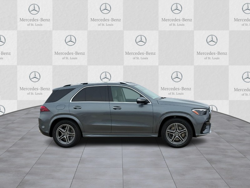 Mercedes-Benz GLE Vehicle Full-screen Gallery Image 2