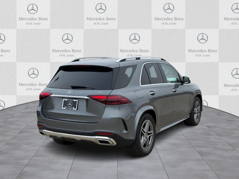Mercedes-Benz GLE Vehicle Full-screen Gallery Image 3