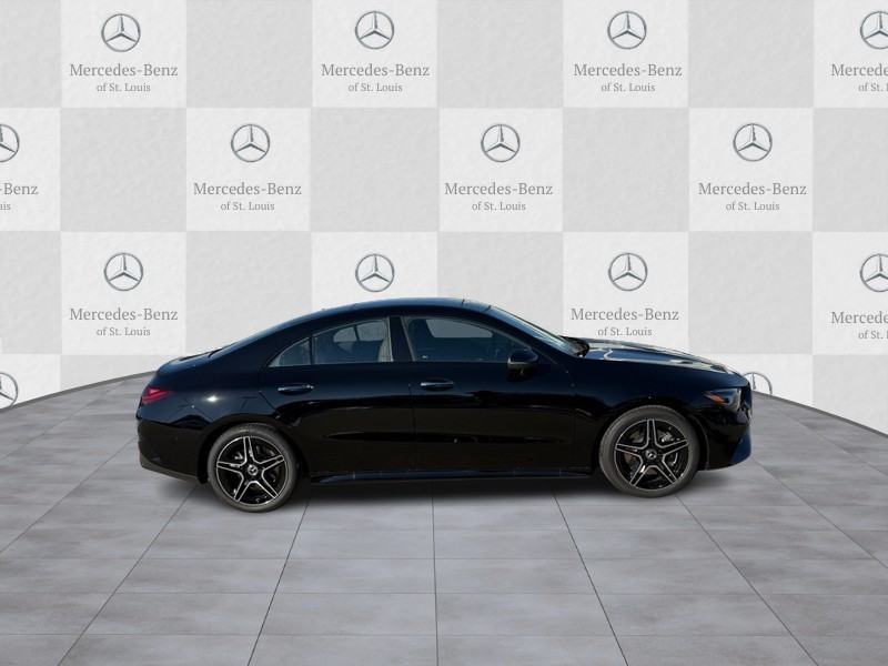 Mercedes-Benz CLA Vehicle Full-screen Gallery Image 2
