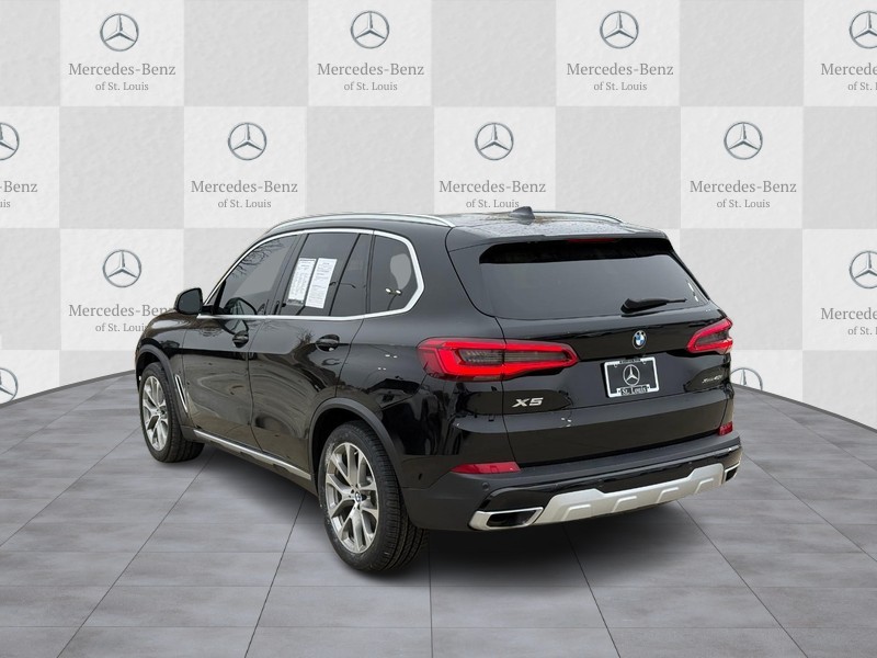 BMW X5 Vehicle Full-screen Gallery Image 4