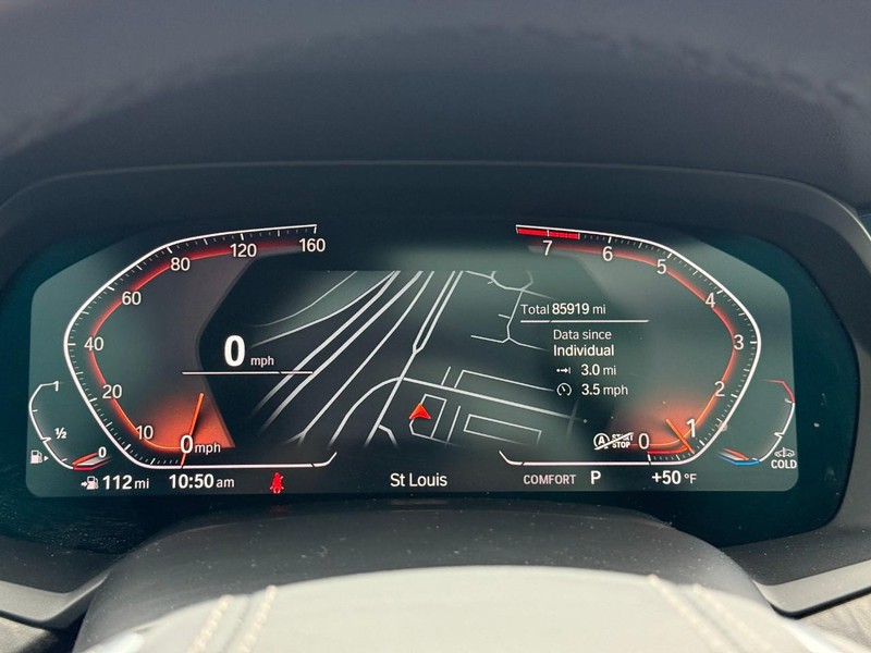 BMW X5 Vehicle Full-screen Gallery Image 22