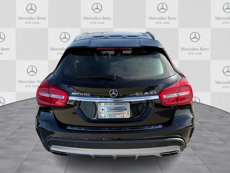 Mercedes-Benz GLA Vehicle Full-screen Gallery Image 7