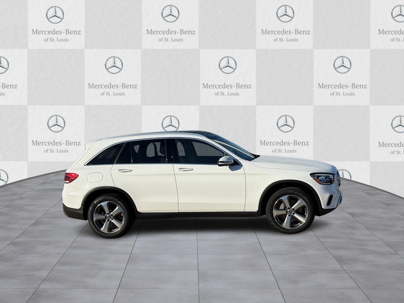 Mercedes-Benz GLC Vehicle Full-screen Gallery Image 7