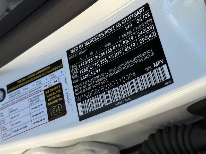 Mercedes-Benz GLC Vehicle Full-screen Gallery Image 22