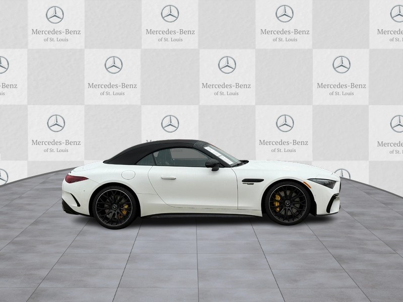 Mercedes-Benz SL Vehicle Full-screen Gallery Image 2