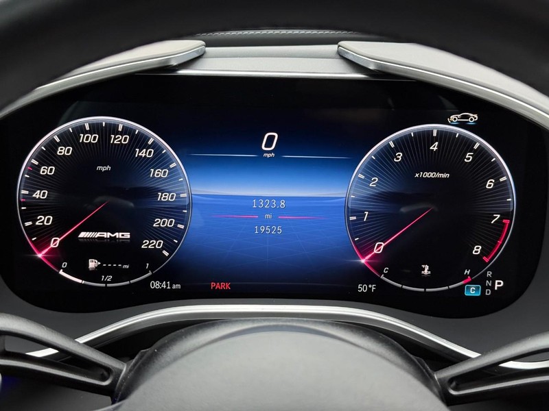 Mercedes-Benz SL Vehicle Full-screen Gallery Image 17