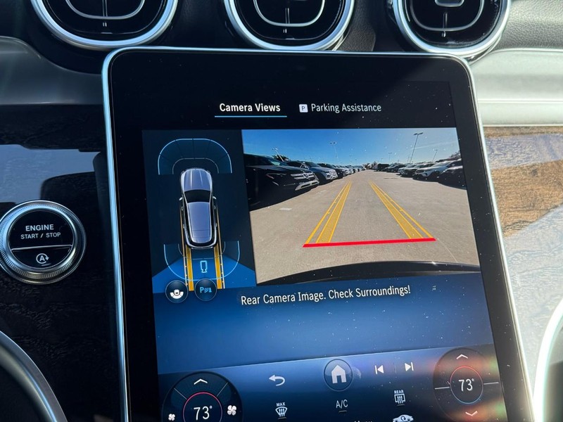 Mercedes-Benz GLC Vehicle Full-screen Gallery Image 15