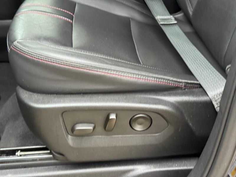 Chevrolet Tahoe Vehicle Full-screen Gallery Image 18