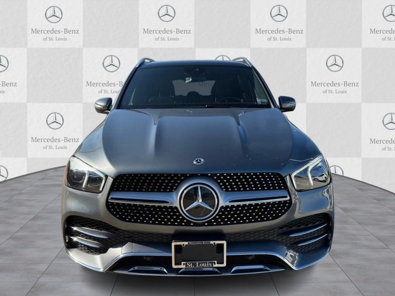 Mercedes-Benz GLE Vehicle Full-screen Gallery Image 7