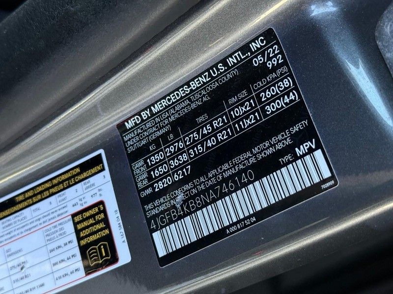 Mercedes-Benz GLE Vehicle Full-screen Gallery Image 26