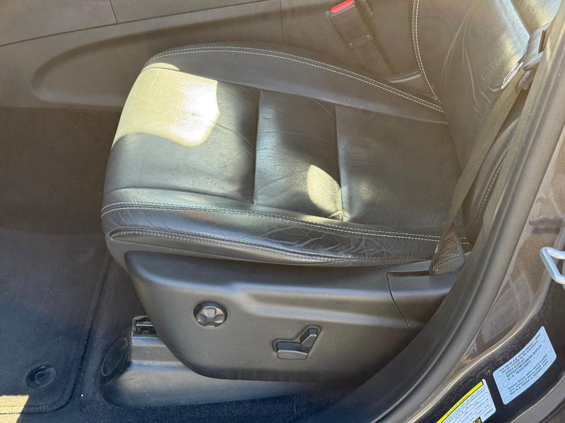 Jeep Grand Cherokee Vehicle Full-screen Gallery Image 17