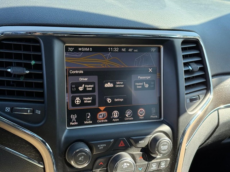 Jeep Grand Cherokee Vehicle Full-screen Gallery Image 21