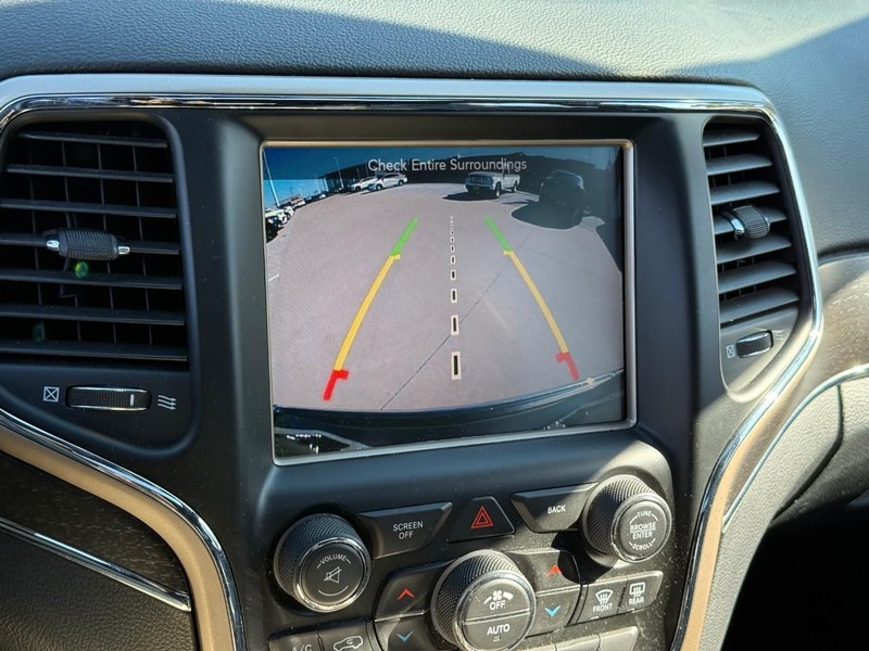 Jeep Grand Cherokee Vehicle Full-screen Gallery Image 22