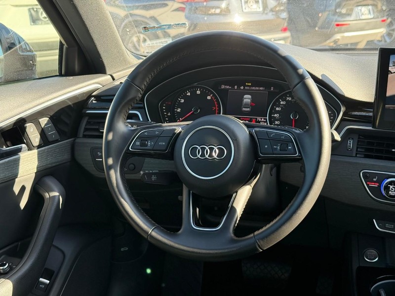 Audi A4 Sedan Vehicle Full-screen Gallery Image 12