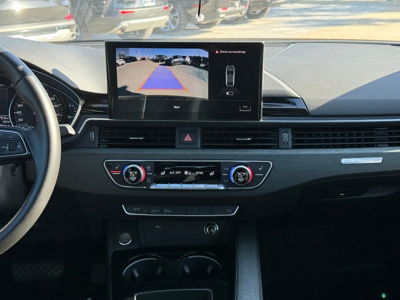 Audi A4 Sedan Vehicle Full-screen Gallery Image 13