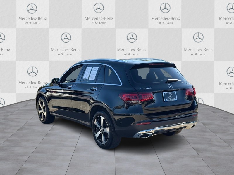 Mercedes-Benz GLC Vehicle Full-screen Gallery Image 4