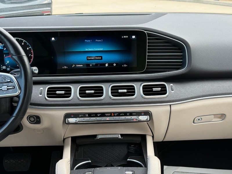 Mercedes-Benz GLE Vehicle Full-screen Gallery Image 15