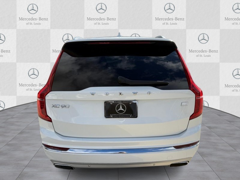 Volvo XC90 Vehicle Full-screen Gallery Image 7