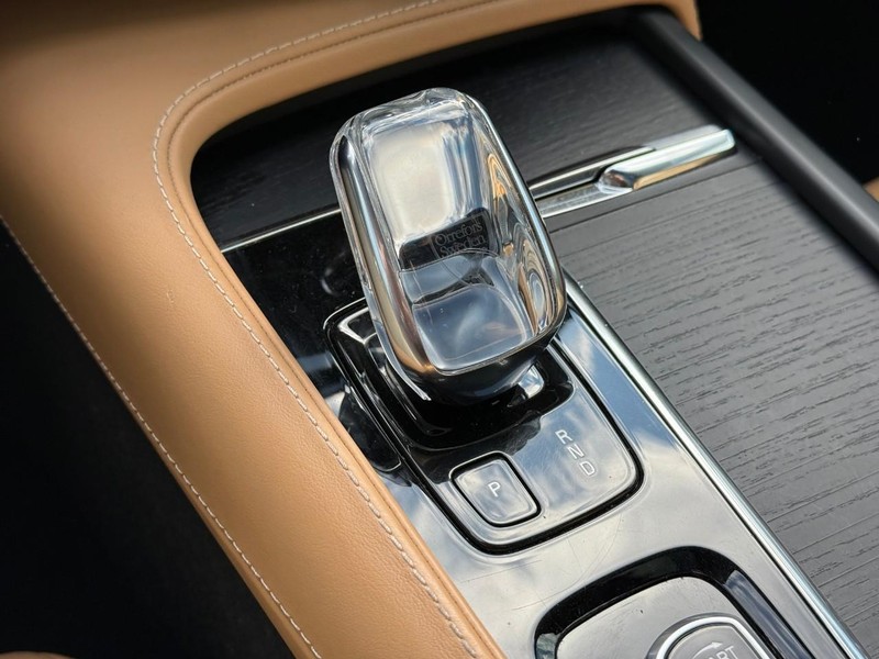 Volvo XC90 Vehicle Full-screen Gallery Image 20