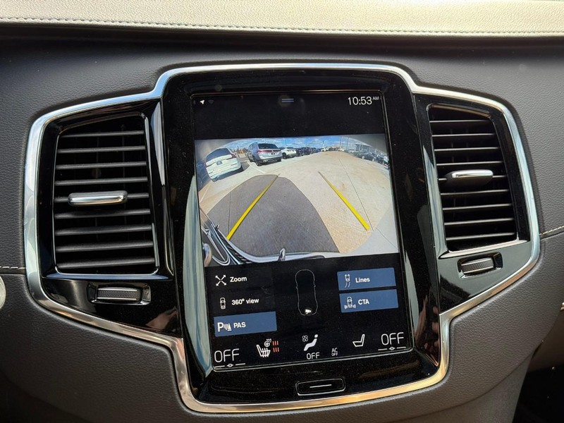 Volvo XC90 Vehicle Full-screen Gallery Image 24