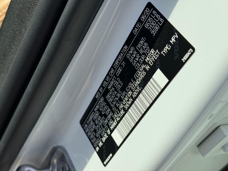 Volvo XC90 Vehicle Full-screen Gallery Image 25